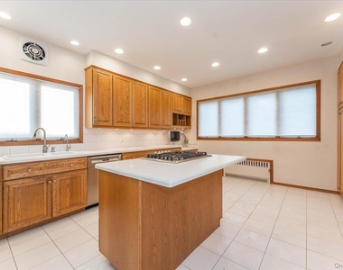 942 Greenfield Road - Photo Thumbnail 7