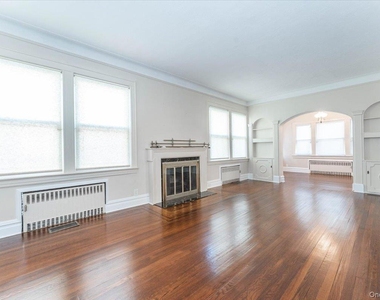 942 Greenfield Road - Photo Thumbnail 5