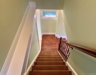 250 Oakland Avenue - Photo Thumbnail 8