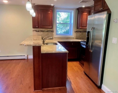 250 Oakland Avenue - Photo Thumbnail 3