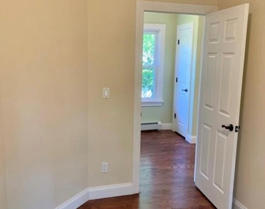 250 Oakland Avenue - Photo Thumbnail 12