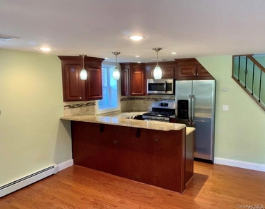 250 Oakland Avenue - Photo Thumbnail 4