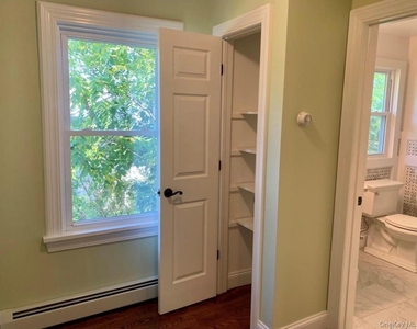 250 Oakland Avenue - Photo Thumbnail 16
