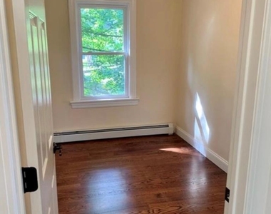 250 Oakland Avenue - Photo Thumbnail 13