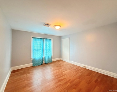 36 Wallkill Avenue - Photo Thumbnail 8