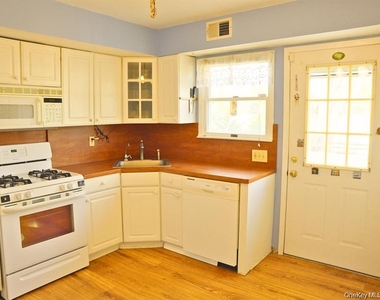 106 Harrison Avenue - Photo Thumbnail 11