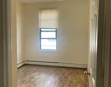 4415 64th Street - Photo Thumbnail 5