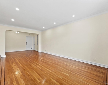 35-35 75th Street - Photo Thumbnail 4