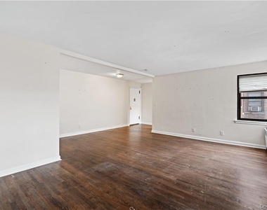 33 William Street - Photo Thumbnail 4