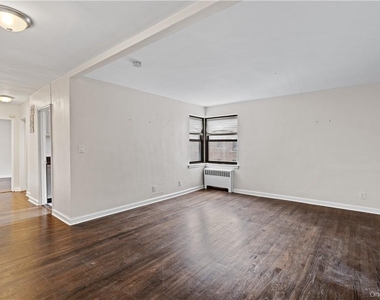 33 William Street - Photo Thumbnail 3
