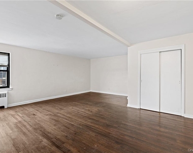 33 William Street - Photo Thumbnail 5