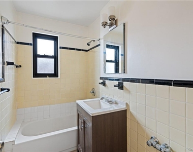 33 William Street - Photo Thumbnail 10
