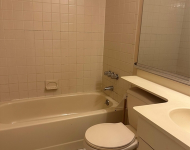 11 Lexington Hill - Photo Thumbnail 11