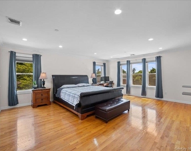 283 Harrison Avenue - Photo Thumbnail 10
