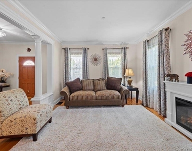 283 Harrison Avenue - Photo Thumbnail 2