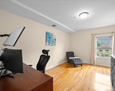 283 Harrison Avenue - Photo Thumbnail 12