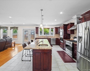 283 Harrison Avenue - Photo Thumbnail 7