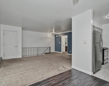 2 Fortune Road W - Photo Thumbnail 12