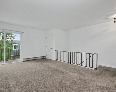 2 Fortune Road W - Photo Thumbnail 13