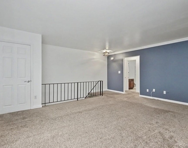2 Fortune Road W - Photo Thumbnail 14