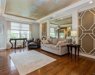1105 Roosevelt Way - Photo Thumbnail 1