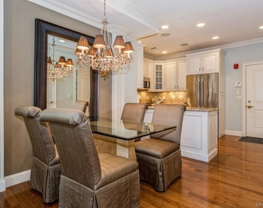 1105 Roosevelt Way - Photo Thumbnail 4