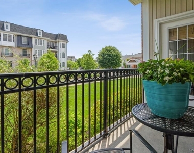 1105 Roosevelt Way - Photo Thumbnail 16