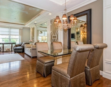 1105 Roosevelt Way - Photo Thumbnail 2