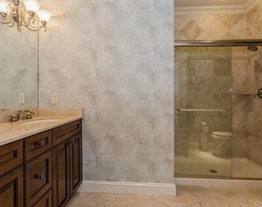 1105 Roosevelt Way - Photo Thumbnail 14