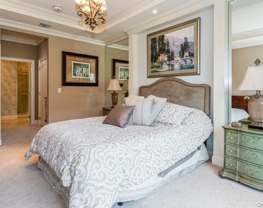 1105 Roosevelt Way - Photo Thumbnail 13