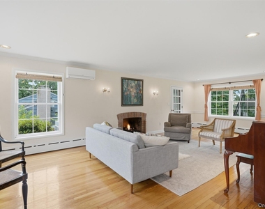 7 Lookout Avenue - Photo Thumbnail 4