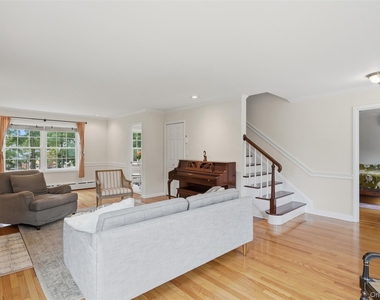 7 Lookout Avenue - Photo Thumbnail 5