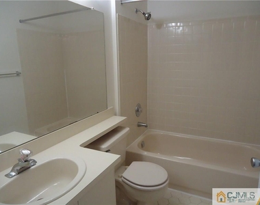 28 Pembrook Avenue - Photo Thumbnail 6