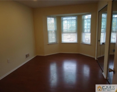 28 Pembrook Avenue - Photo Thumbnail 2