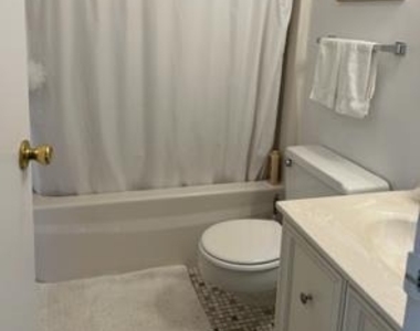 32 Allen Place - Photo Thumbnail 9