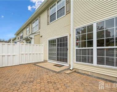 32 Cabot Way - Photo Thumbnail 15