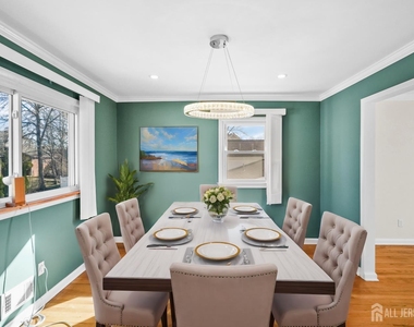895 Patton Street - Photo Thumbnail 3