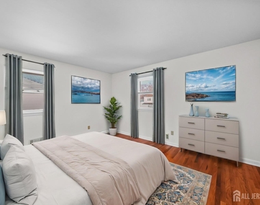 895 Patton Street - Photo Thumbnail 16