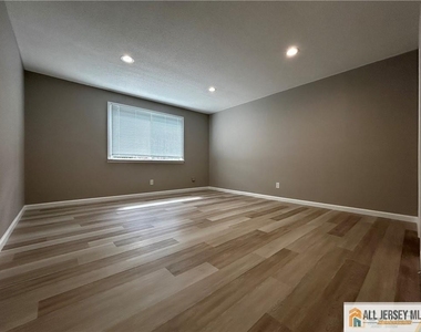 13 Sweetgum Lane - Photo Thumbnail 16