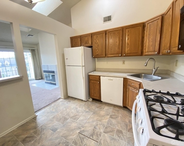 31 Dartmouth Way - Photo Thumbnail 10