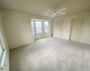31 Dartmouth Way - Photo Thumbnail 3
