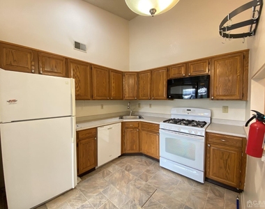 31 Dartmouth Way - Photo Thumbnail 9
