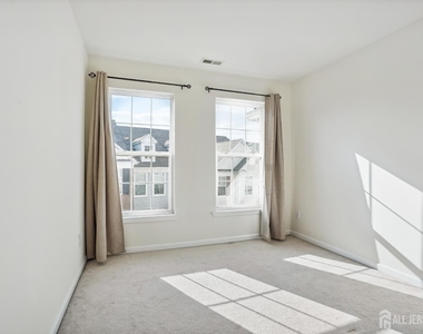 1501 Gabriel Lane - Photo Thumbnail 12