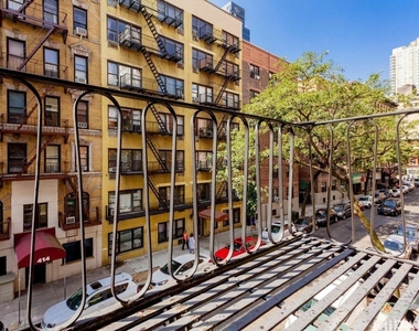 425 E 74th Street - Photo Thumbnail 3