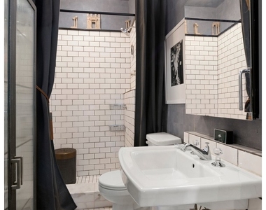 799 Madison Avenue - Photo Thumbnail 4