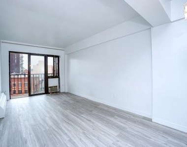 135 Division Street - Photo Thumbnail 8