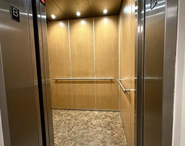 250 Manhattan Avenue - Photo Thumbnail 15