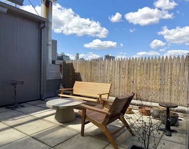 250 Manhattan Avenue - Photo Thumbnail 17