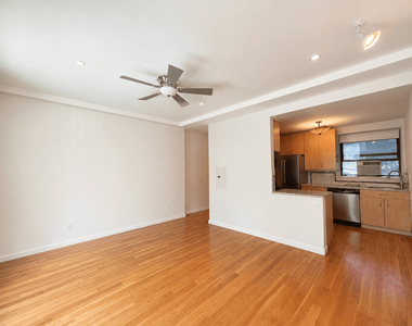 250 Manhattan Avenue - Photo Thumbnail 4
