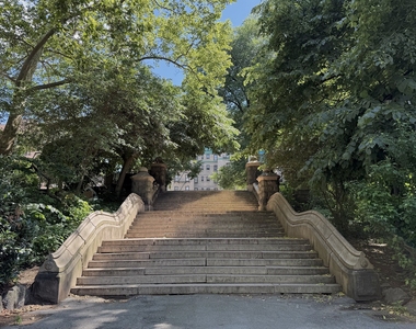 250 Manhattan Avenue - Photo Thumbnail 24
